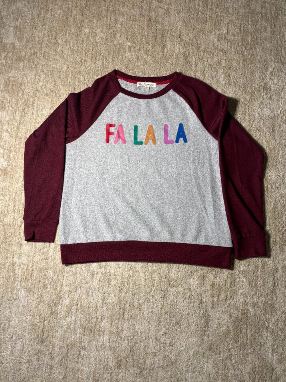 Wallflower Fa La La Christmas Sweatshirt Women's Large Burgundy Gray
